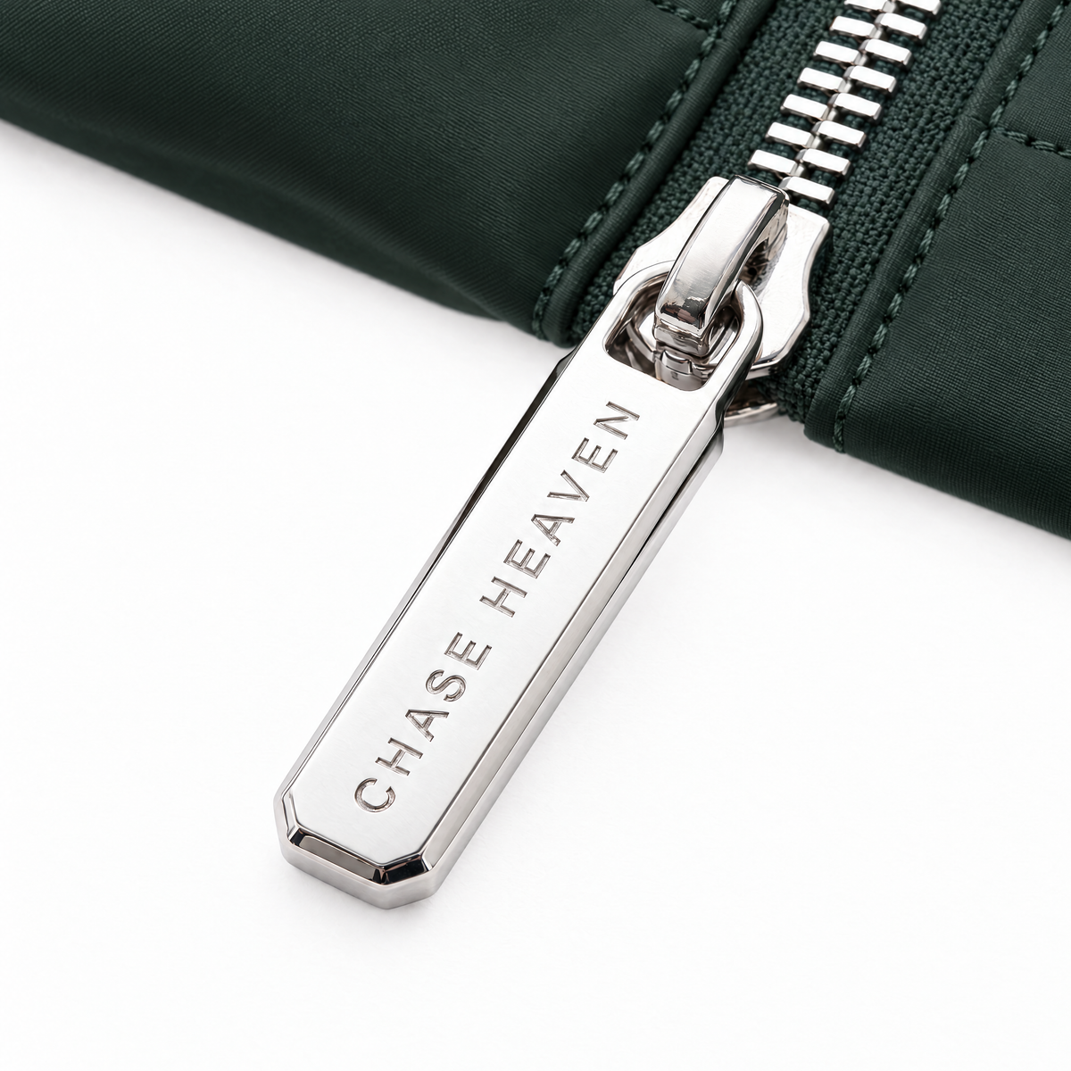 The Rain Shell ROMANS, dry zipper detail 